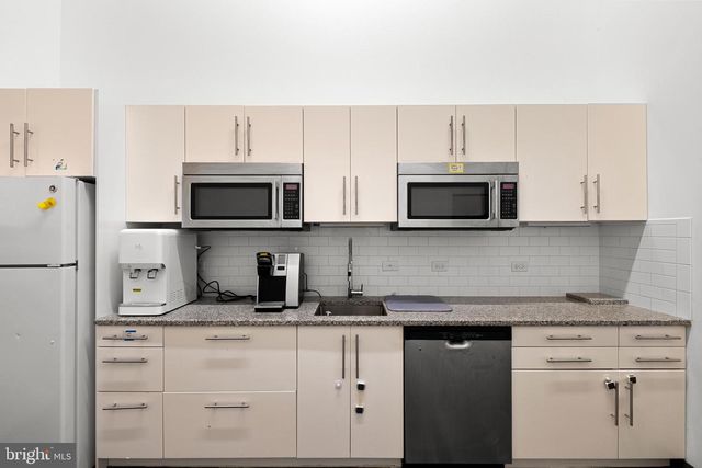 810 N HANCOCK ST, Philadelphia, PA 19123