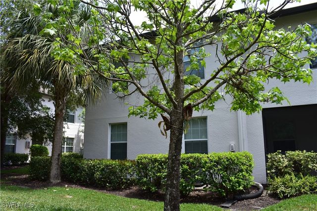 9072 Gervais CIR 306, Naples, FL 34120