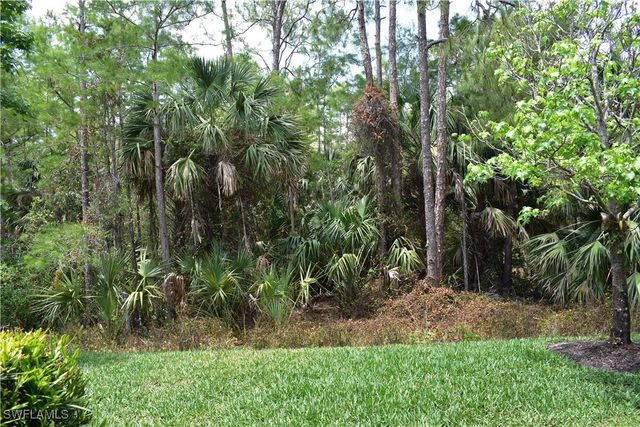 9072 Gervais CIR 306, Naples, FL 34120