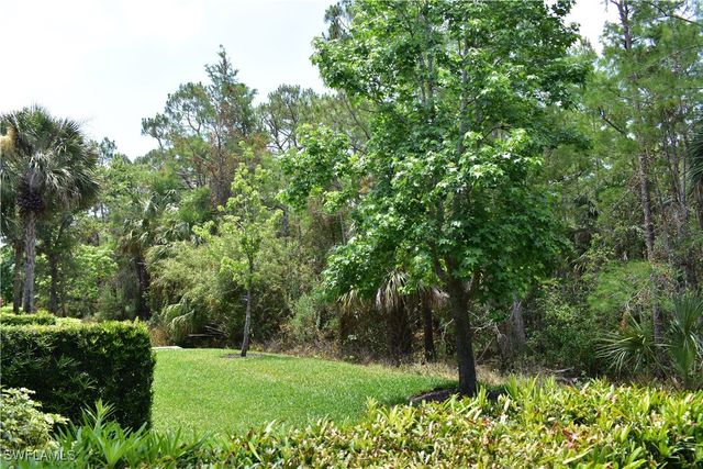 9072 Gervais CIR 306, Naples, FL 34120