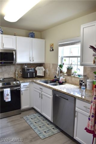 9072 Gervais CIR 306, Naples, FL 34120