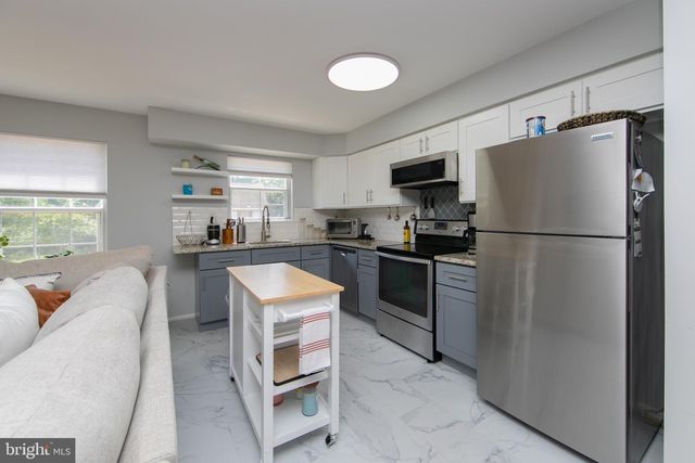 202 ASHBY CT, Mount Laurel, NJ 08054