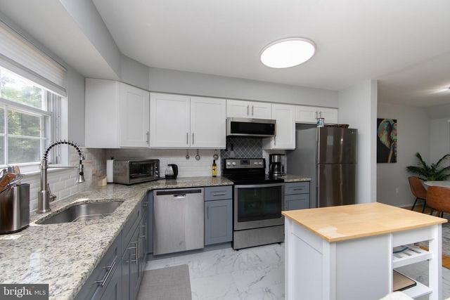 202 ASHBY CT, Mount Laurel, NJ 08054