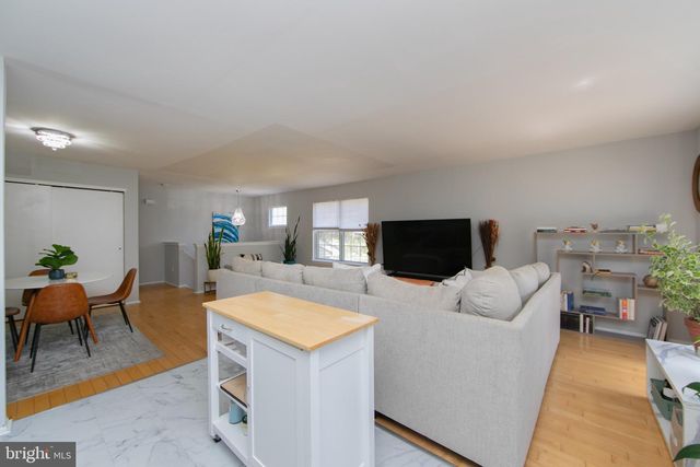 202 ASHBY CT, Mount Laurel, NJ 08054