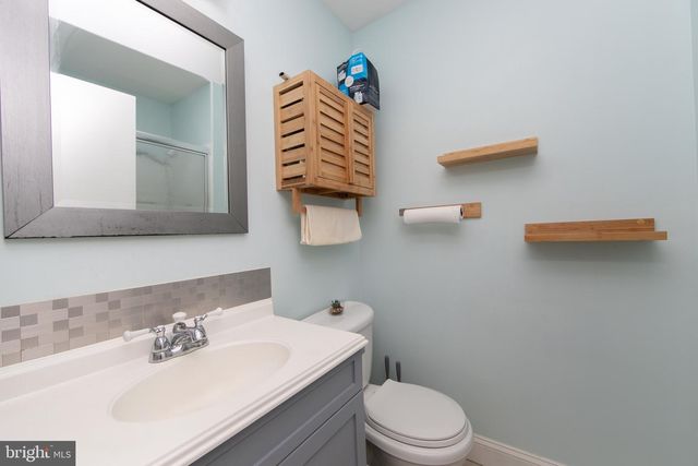 202 ASHBY CT, Mount Laurel, NJ 08054