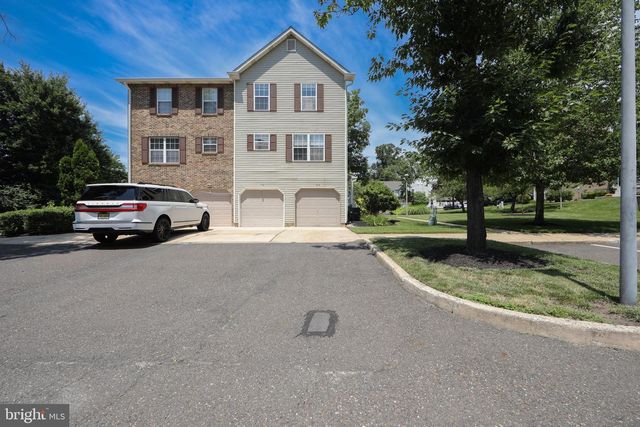 202 ASHBY CT, Mount Laurel, NJ 08054
