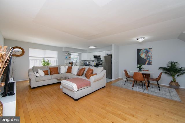 202 ASHBY CT, Mount Laurel, NJ 08054
