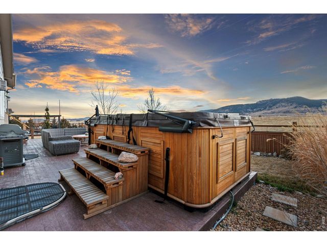 9337 Iron Mountain Way, Arvada, CO 80007