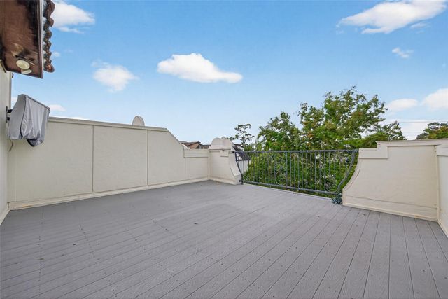 1821 W 24th Street, Houston, TX 77008