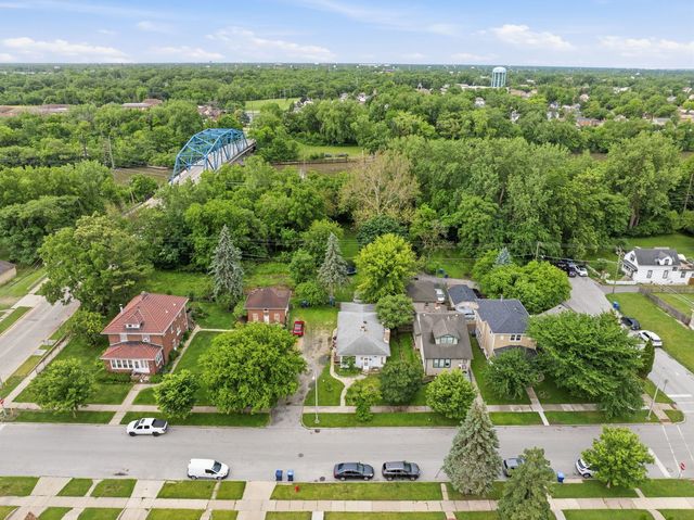 2017 Grove Street, Blue Island, IL 60406