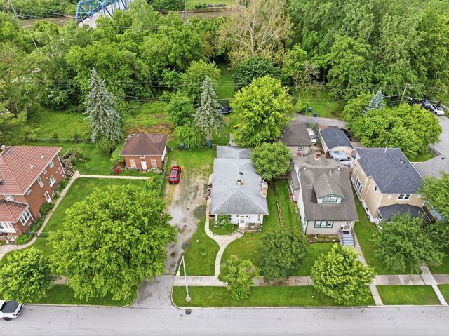 2017 Grove Street, Blue Island, IL 60406