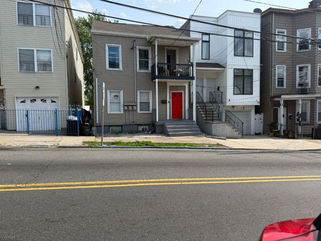 114 Lafayette St, Paterson City, NJ 07501
