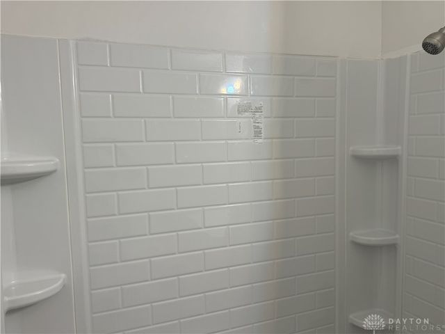 1142 Lee Road, Troy, OH 45373