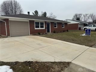 1142 Lee Road, Troy, OH 45373
