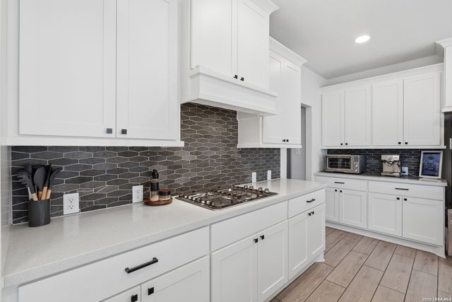 1956 Creekview, Seguin, TX 78155