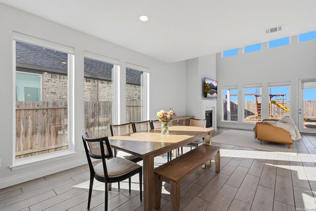 1956 Creekview, Seguin, TX 78155