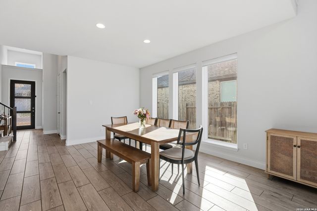 1956 Creekview, Seguin, TX 78155