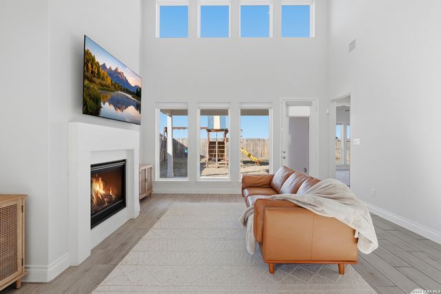 1956 Creekview, Seguin, TX 78155