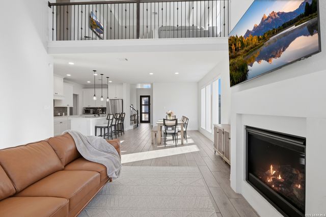 1956 Creekview, Seguin, TX 78155