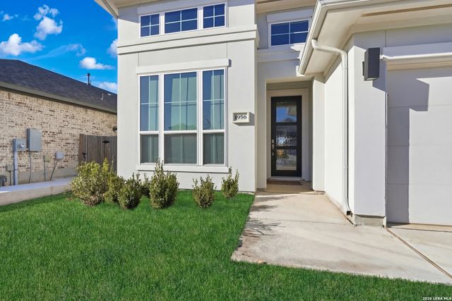 1956 Creekview, Seguin, TX 78155