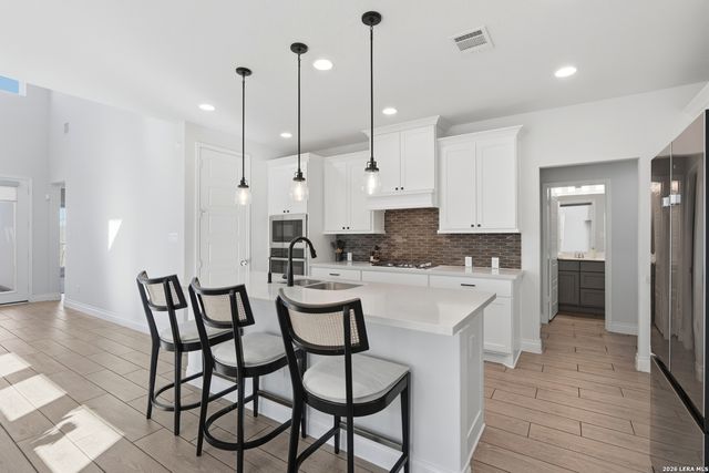 1956 Creekview, Seguin, TX 78155