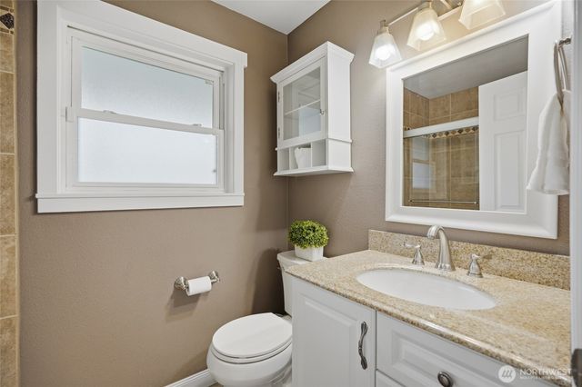 4930 183rd Place SW, Lynnwood, WA 98037