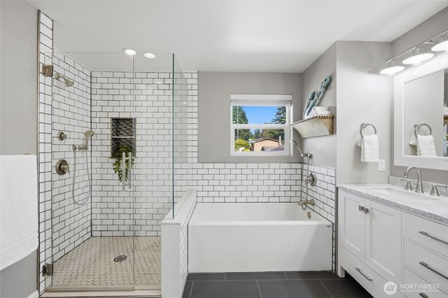 4930 183rd Place SW, Lynnwood, WA 98037