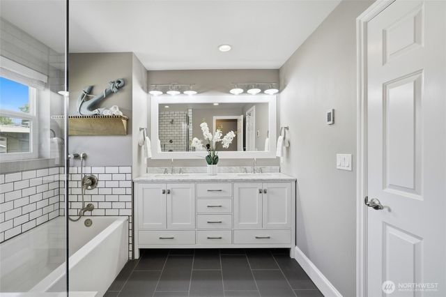 4930 183rd Place SW, Lynnwood, WA 98037