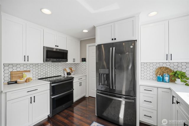 4930 183rd Place SW, Lynnwood, WA 98037