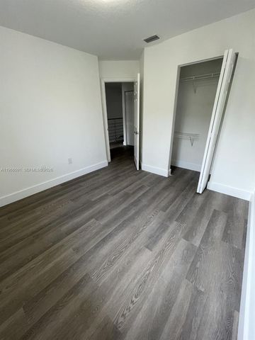 5725 NW 114th Path 106, Doral, FL 33178