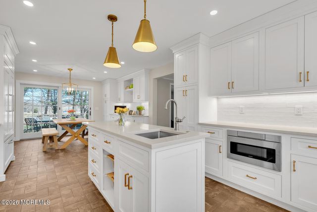 19 Laurelwood Drive, Little Silver, NJ 07739