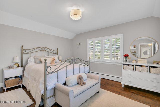 19 Laurelwood Drive, Little Silver, NJ 07739