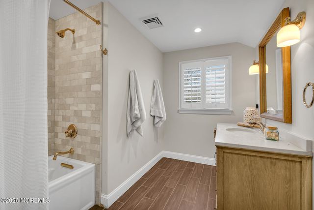 19 Laurelwood Drive, Little Silver, NJ 07739