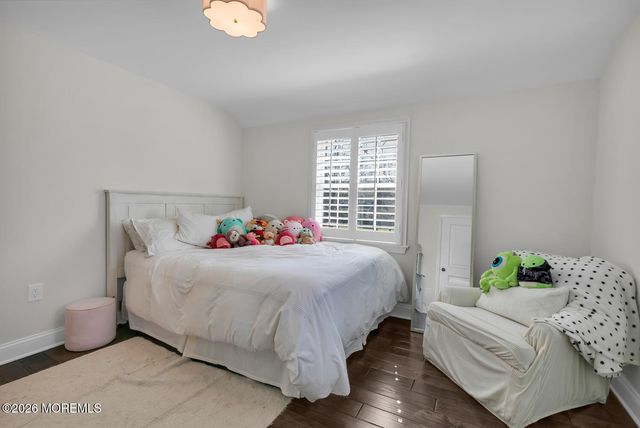 19 Laurelwood Drive, Little Silver, NJ 07739