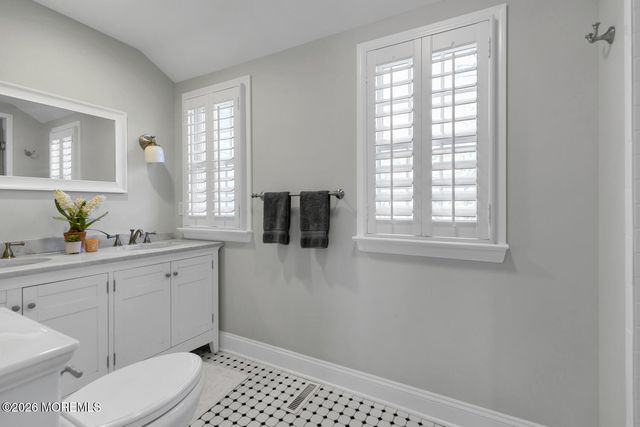 19 Laurelwood Drive, Little Silver, NJ 07739