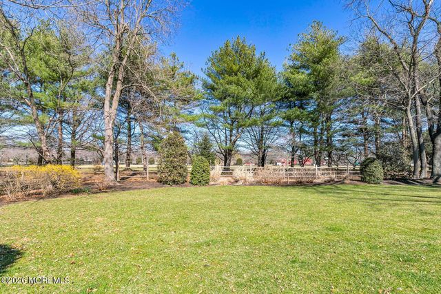 19 Laurelwood Drive, Little Silver, NJ 07739