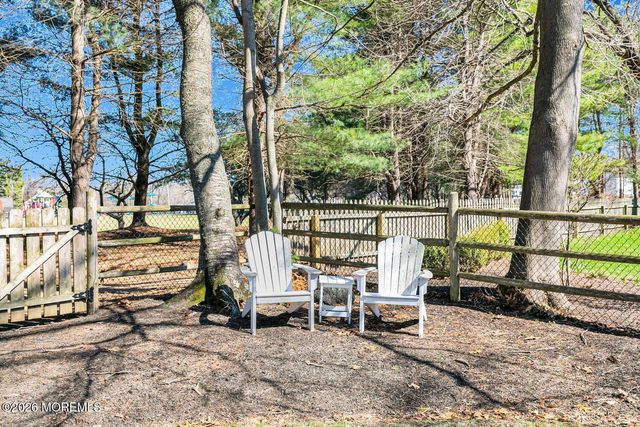 19 Laurelwood Drive, Little Silver, NJ 07739