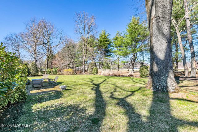 19 Laurelwood Drive, Little Silver, NJ 07739
