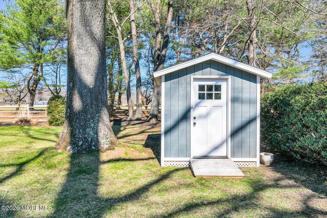19 Laurelwood Drive, Little Silver, NJ 07739