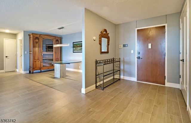 2 Claridge Dr. 7KE, Verona Twp., NJ 07044