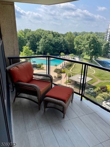 2 Claridge Dr. 7KE, Verona Twp., NJ 07044