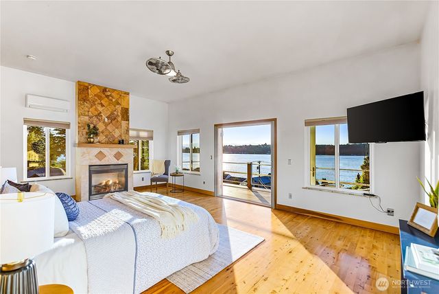 3643 Beach Drive E, Port Orchard, WA 98366