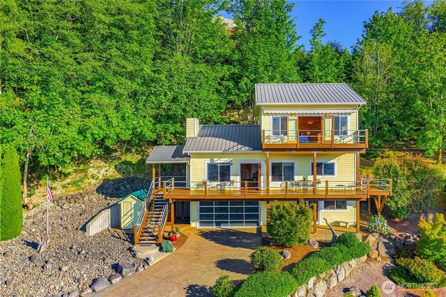 3643 Beach Drive E, Port Orchard, WA 98366