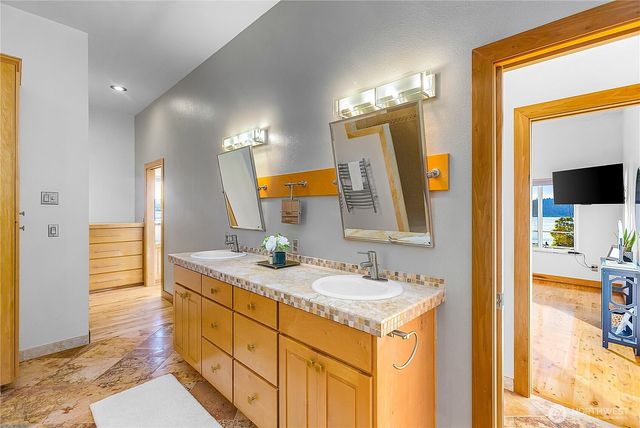 3643 Beach Drive E, Port Orchard, WA 98366