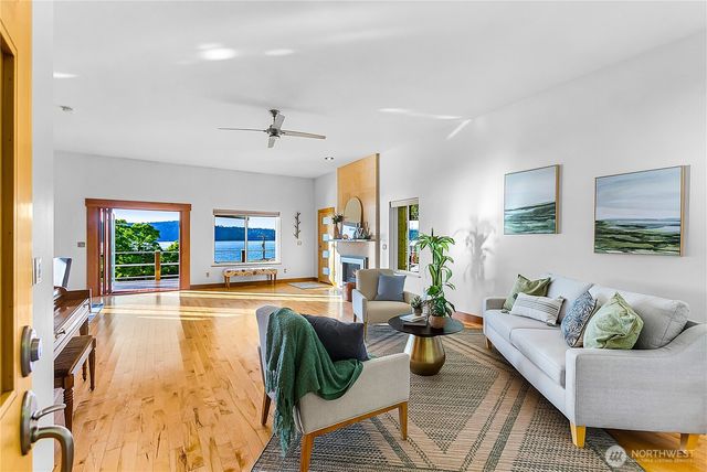 3643 Beach Drive E, Port Orchard, WA 98366