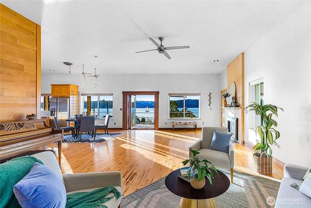 3643 Beach Drive E, Port Orchard, WA 98366