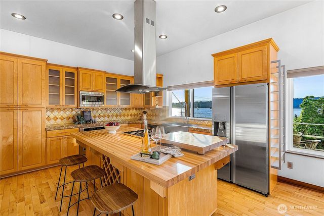 3643 Beach Drive E, Port Orchard, WA 98366