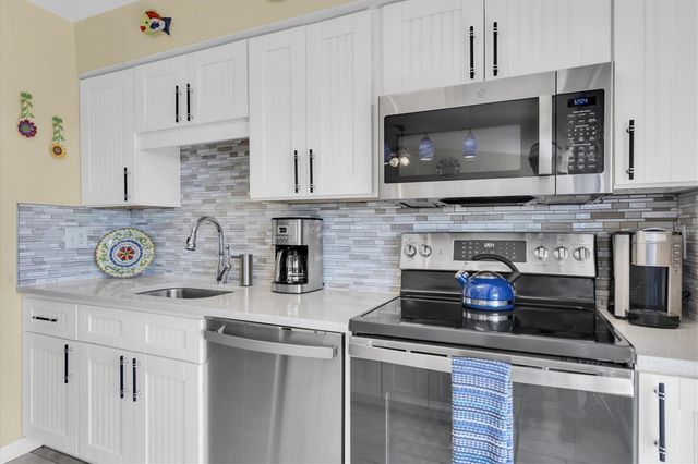 3601 E BAY DRIVE 206, Holmes Beach, FL 34217