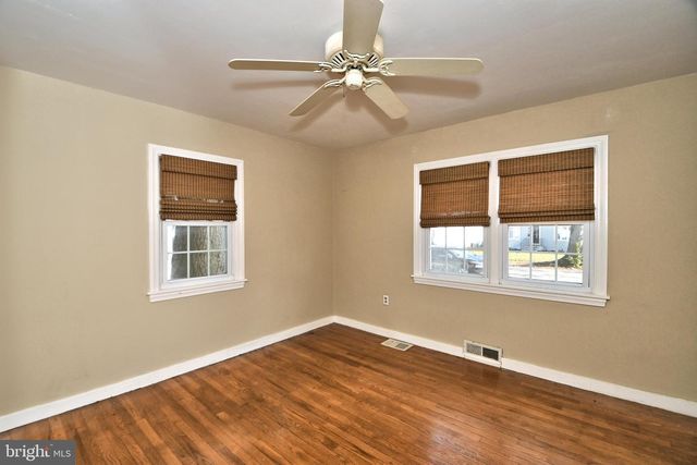 660 OSBORNE AVE, Morrisville, PA 19067