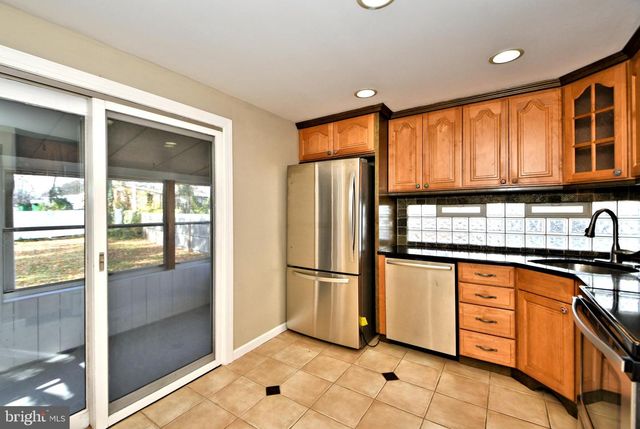 660 OSBORNE AVE, Morrisville, PA 19067